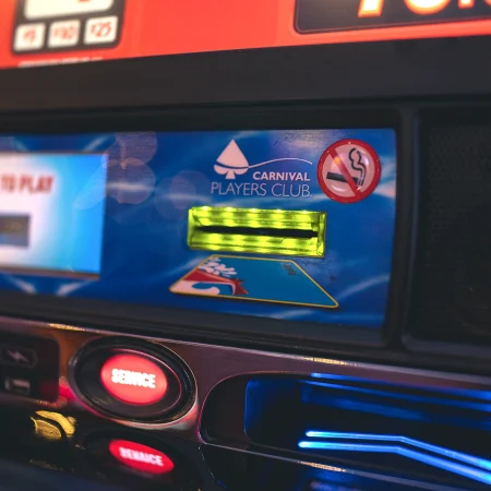 Do Players Cards Affect Slot Machines?