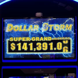 Super Grand jackpot in Dollar Storm