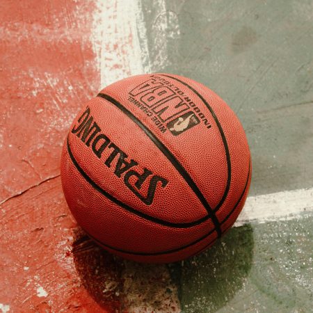 2026 NBA Finals Preview: Spurs Favored Over Hot-Handed Knicks