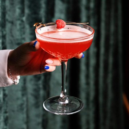 The Racetrack Approach to Cocktail Serving Could Be Improved – I Saw it In Person